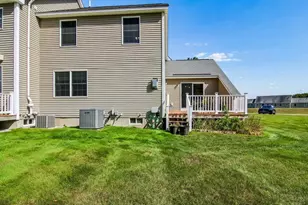 216 Kearsage Dr, Pembroke, NH 03275 - Photo 6