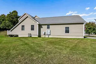 216 Kearsage Dr, Pembroke, NH 03275 - Photo 4
