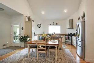 186 Kinsley St, Nashua, NH 03060 - Photo 2