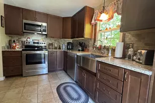 4 Michael Ave, Derry, NH 03038 - Photo 8