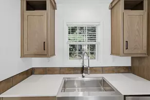 4 Bahl St, Nashua, NH 03063 - Photo 12