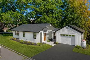 755 Mammoth Rd, Manchester, NH 03104 - Photo 1