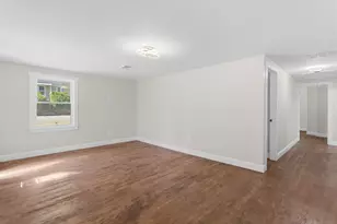 755 Mammoth Rd, Manchester, NH 03104 - Photo 18