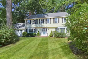 8 Birdie Ln, Hudson, NH 03051 - Photo 1