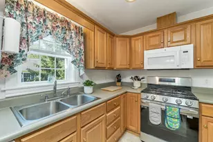 63 Sagewood Cir, Hooksett, NH 03106 - Photo 6