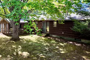 6 Alexander Dr, Manchester, NH 03109 - Photo 2