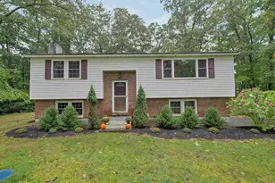 9 Epping Woods Rd, Epping, NH 03042 - Photo 1