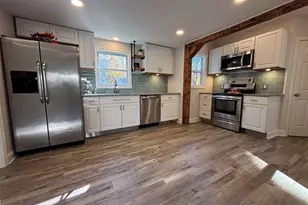 158 E Main St, Hampstead, NH 03826 - Photo 4