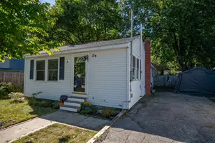 29 Shore Dr, Goffstown, NH 03045 - Photo 4