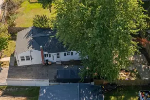 29 Shore Dr, Goffstown, NH 03045 - Photo 6