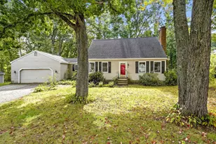 42 Taschereau Blvd, Nashua, NH 03062 - Photo 1