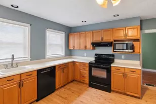 5 Merrimack St, Hudson, NH 03051 - Photo 8