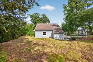 27 W Adelaide Ave, Nashua, NH 03064 - Photo 42