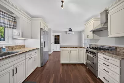 27 W Adelaide Avenue, Nashua, NH 03064 - Photo 6