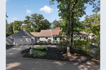 27 W Adelaide Avenue, Nashua, NH 03064 - Photo 2