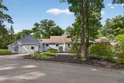 27 W Adelaide Avenue, Nashua, NH 03064 - Photo 4