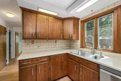 19 Suzanne Drive, Portsmouth, NH 03801 - Photo 8
