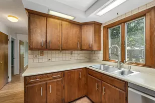19 Suzanne Dr, Portsmouth, NH 03801 - Photo 8