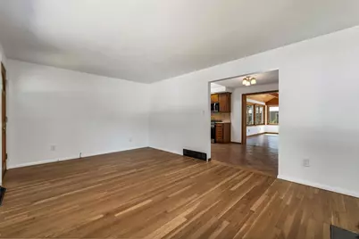 19 Suzanne Drive, Portsmouth, NH 03801 - Photo 14