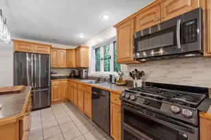 24 Wilson Rd, Londonderry, NH 03053 - Photo 18
