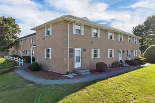 316 Elmwood Dr, Hudson, NH 03051 - Photo 1