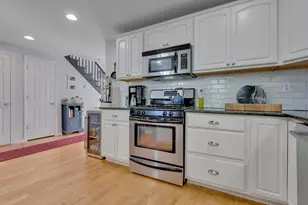 35 Woodbury Ave, Portsmouth, NH 03801 - Photo 12