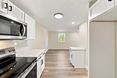 102 Elmwood Drive, Hudson, NH 03051 - Photo 8