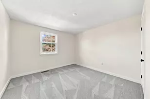 102 Elmwood Dr, Hudson, NH 03051 - Photo 20