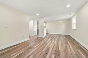 102 Elmwood Dr, Hudson, NH 03051 - Photo 14