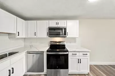 102 Elmwood Drive, Hudson, NH 03051 - Photo 6