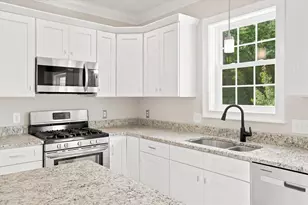 46 Acadia Ln, Exeter, NH 03833 - Photo 4