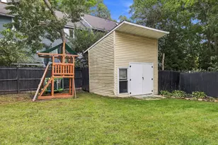 441 Bartlett St, Manchester, NH 03102 - Photo 32