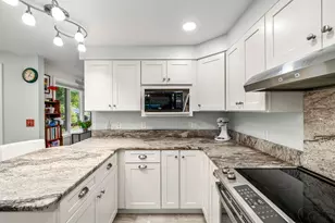 35 Walden Pond Dr, Nashua, NH 03064 - Photo 26