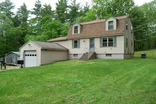 76 Dearborn Rd, Epping, NH 03042 - Photo 2