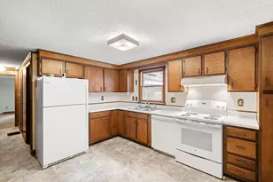 12 Woodcrest Dr, Hudson, NH 03051 - Photo 10