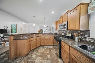 2 Hawthorne Lane, Nashua, NH 03062 - Photo 8