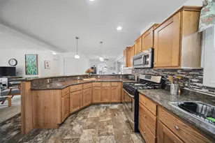 2 Hawthorne Ln, Nashua, NH 03062 - Photo 8