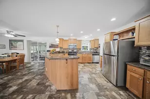 2 Hawthorne Ln, Nashua, NH 03062 - Photo 10