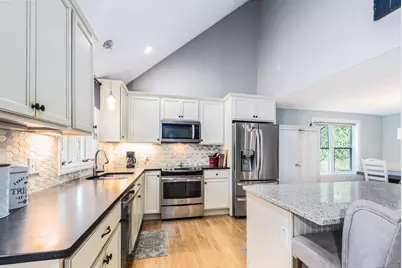 2 Barnes Drive, Stratham, NH 03885 - Photo 10