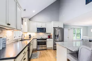 2 Barnes Dr, Stratham, NH 03885 - Photo 10