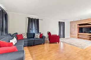 6 Howard St, Derry, NH 03038 - Photo 14