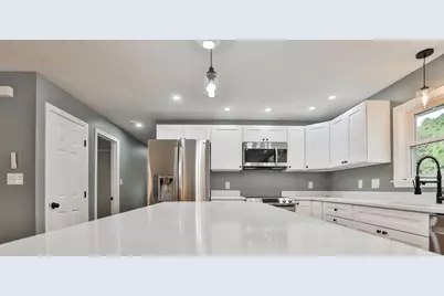 239 Brennan Street, Manchester, NH 03109 - Photo 16
