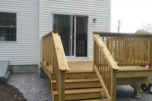 152 Oakdale Ave, Manchester, NH 03103 - Photo 6