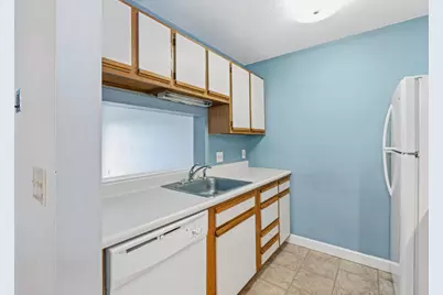 122 Eastern Avenue #304, Manchester, NH 03104 - Photo 8