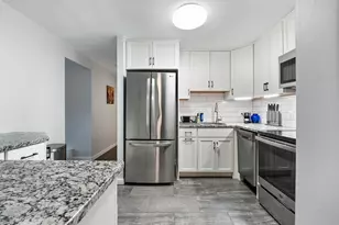 133 English Village Rd, Manchester, NH 03102 - Photo 6