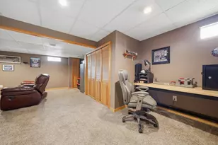 94 Stonington Dr, Manchester, NH 03109 - Photo 32