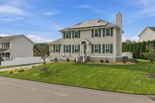 94 Stonington Dr, Manchester, NH 03109 - Photo 2