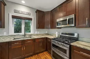 45 Varney St, Manchester, NH 03102 - Photo 8