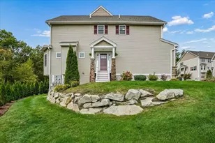 12 Manor Dr, Hooksett, NH 03106 - Photo 4
