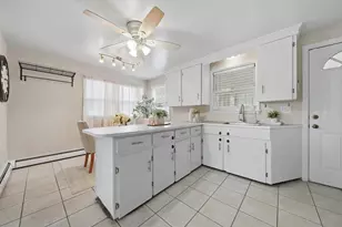 99 Parkview St, Manchester, NH 03103 - Photo 4